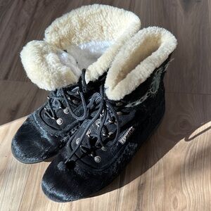 vintage Tecnica Black and Cream Fur-Lined Winter Boots